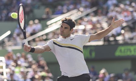 O suíço Roger Federer em ação no Miami Open de 2018, em que era o favorito