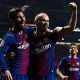 Messi comemora com Iniesta, do Barcelona