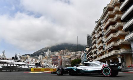 Lewis Hamilton da Mercedes treina em Mônaco