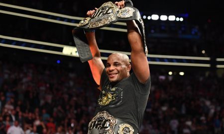 Daniel Cormier, que confirmou seu favoritismo nas apostas e foi campeão do UFC