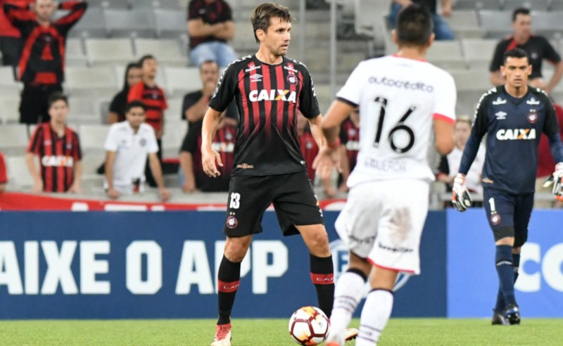 Prognóstico do jogo entre Atlético-PR e Penãrol e comentário sobre jogos do Bahia e Vasco pela Copa Sul-Americana 2018.