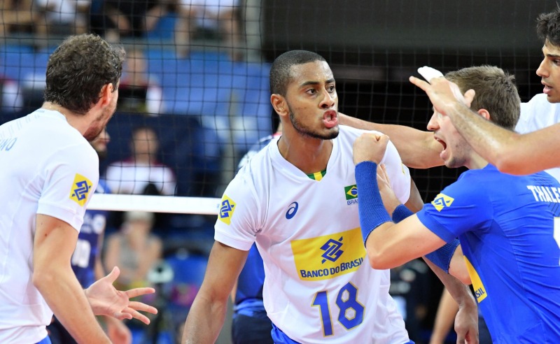 Lucarelli é dispensado de treinamentos para o Mundial de Voleibol Masculino