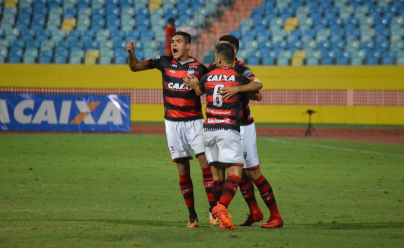 Jogadores do Atlético-GO