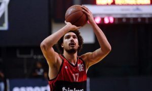 Jogador de basquete do Flamengo