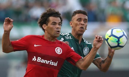 Jogadores Marcos Rocha do Palmeiras e Camilo do Internacional no Brasileirão Série A 2018