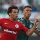 Jogadores Marcos Rocha do Palmeiras e Camilo do Internacional no Brasileirão Série A 2018