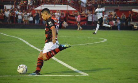 Jogador do Atlético-GO