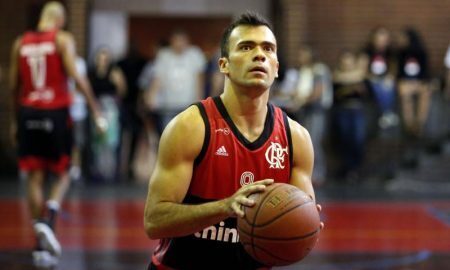 Jogador de basquete do Flamengo