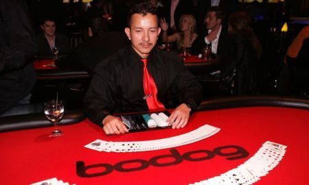 Dealer de poker