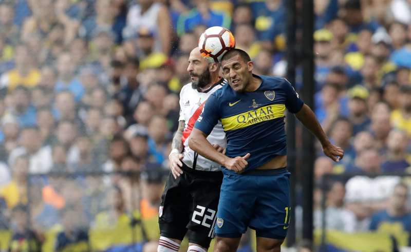 Jogadores do Boca Juniors e River Plate