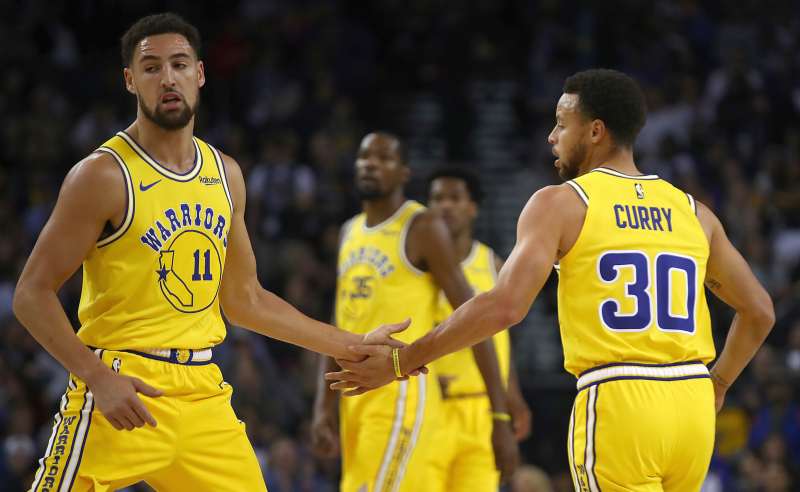 Klay Thompson e Stephen Curry dos Golden State Warriors