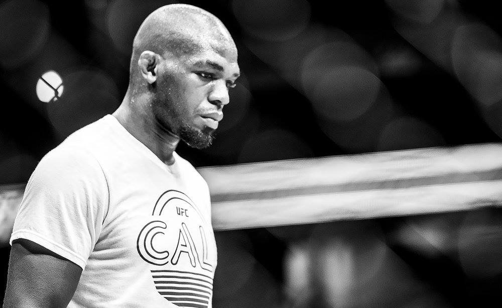 Jon Jones se prepara antes do UFC 214