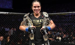 Amanda Nunes conquistou cinturão peso pena no UFC 232