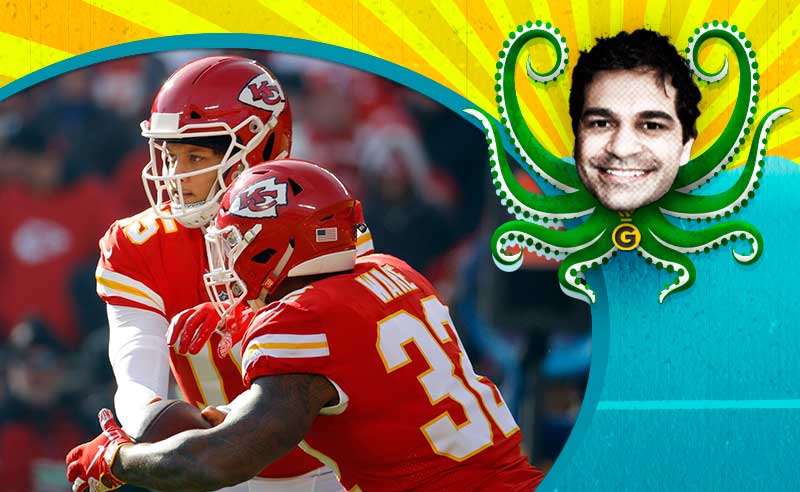 Patrick Mahomes e Spencer Ware dos Kansas City Chiefs