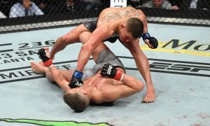 Anthony Pettis nocauteou Stephen Thompson no segundo round pelo UFC Nashville