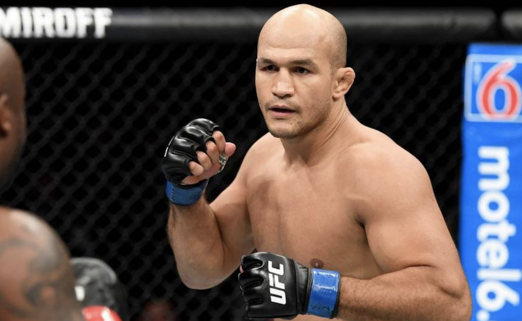Junior Cigano venceu Derrick Lewis por nocaute na luta principal do UFC Fight Night Wichita