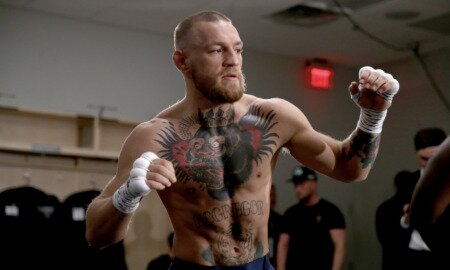 Conor McGregor é ex-campeão dos leves e dos penas do UFC