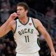 Brook Lopez dos Milwaukee Bucks