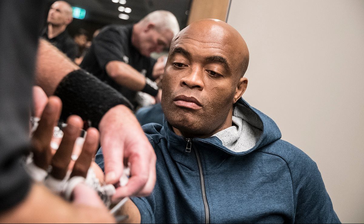 Anderson Silva é ex-campeão dos médios do UFC