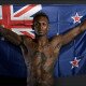 Israel Adesanya representa a Nova Zelândia no UFC