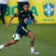 Neymar em treino da Seleção Brasileira