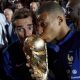 Kylian Mbappe e Antoine Griezmann da Seleção Francesa