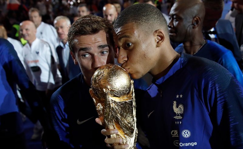 Kylian Mbappe e Antoine Griezmann da Seleção Francesa