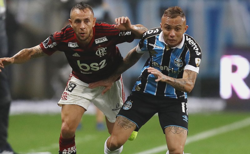 Rafinha do Flamengo e Everton do Grêmio