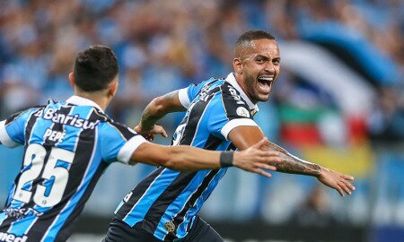 Embalado, Grêmio parte em busca do G-4