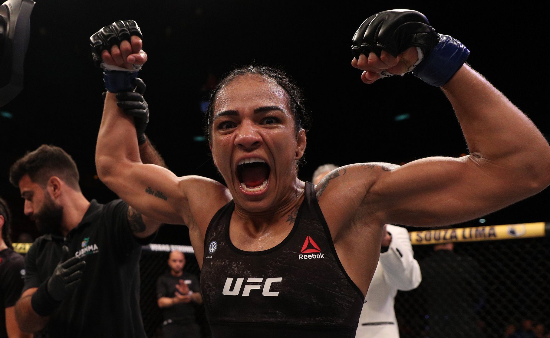 Viviane Araújo é lutadora peso mosca do UFC