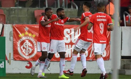 Internacional joga para se manter 100% no estadual