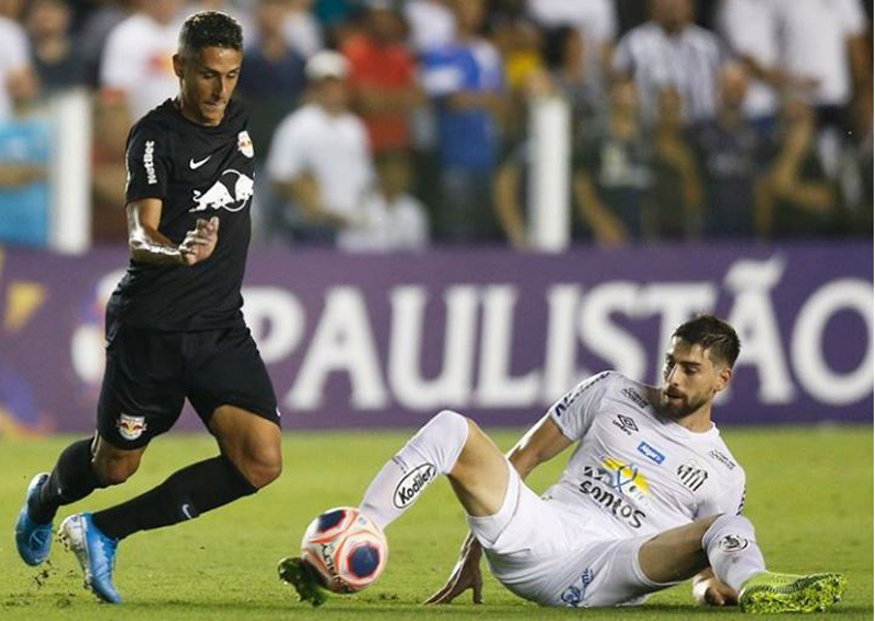 RB Bragantino contra Santos