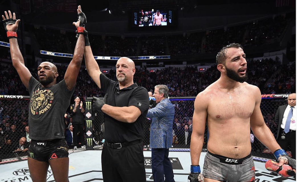 Jon Jones venceu Dominick Reyes no UFC 247