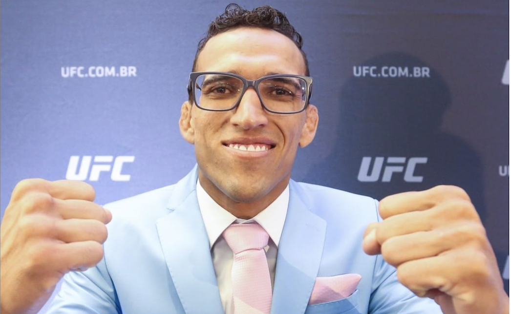 Charles DoBronx é lutador peso leve do UFC