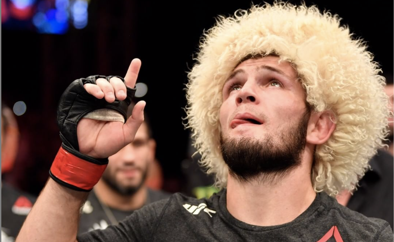 Khabib Nurmagomedov é campeão dos leves do UFC