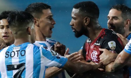 Gerson do Flamengo e Matias Rojas do Racing