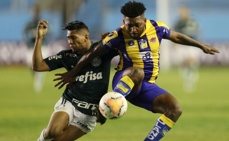 Rony do Palmeiras e Harold Gonzalez do Delfín