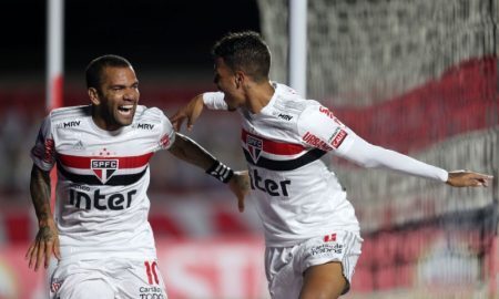 Dani Alves e Diego Costa do São Paulo