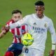 O brasileiro Vinícius Júnior, do Real Madrid, em partida contra o Atlético em La Liga 2020/2021