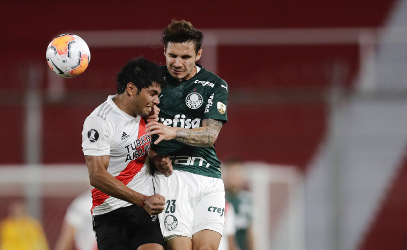 Rojas do River Plate e Raphael Veiga do Palmeiras
