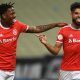 Yuri Alberto e Abel Hernandez do Internacional