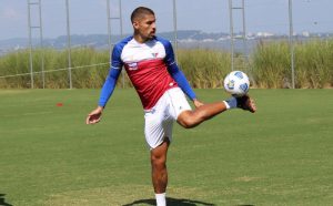 Jogador do Fortaleza EC treinando