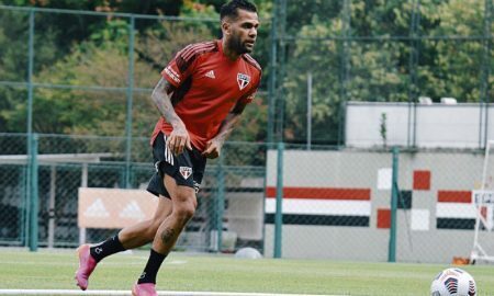 Daniel Alves treina pelo São Paulo Libertadores 2021