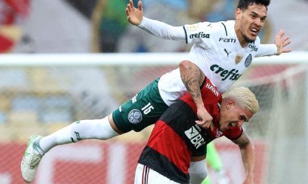 Lance de Flamengo x Palmeiras na abertura do Brasileirão 2021