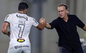 Hulk e Cuca em jogo da Libertadores