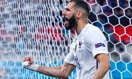 O atacante Benzema comemora seu gol em França x Portugal na Eurocopa 2021