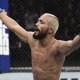 Deiveson Figueiredo é campeão peso-mosca do UFC