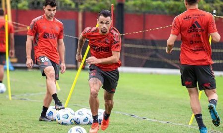 Flamengo treina para jogo em Curitiba
