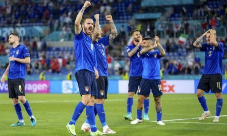 Jogadores da seleção da Itália comemoram a vitória sobre a Suíça na Eurocopa 2021