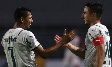 Rony e Willian após gol do Palmeiras
